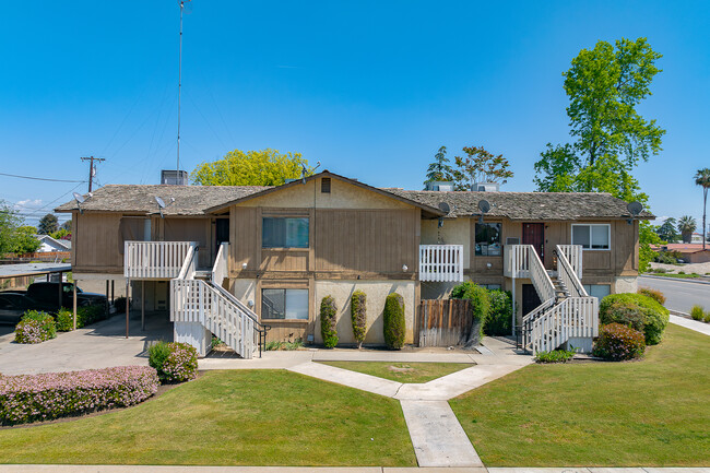 2400 Bay St in Bakersfield, CA - Foto de edificio - Building Photo