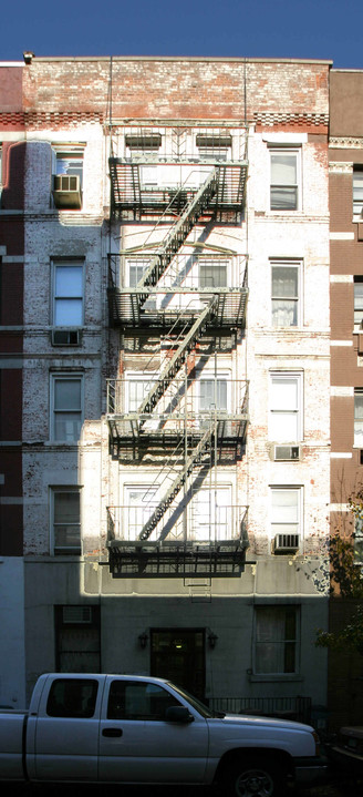 417 E 82nd St in New York, NY - Building Photo