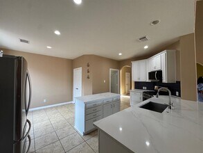 24423 Hampton Lakes Dr in Katy, TX - Building Photo - Building Photo