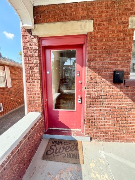 1612 Quarrier St in Charleston, WV - Building Photo