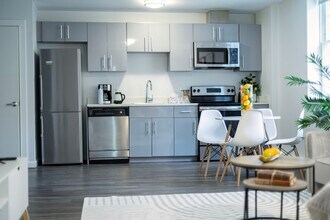 1505 Commonwealth Ave in Boston, MA - Building Photo - Building Photo