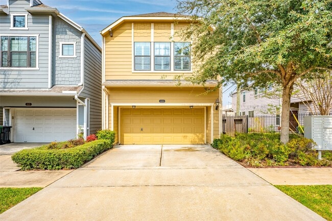 property at 1119 W 26th St