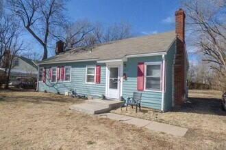 2614 E Shadybrook St in Wichita, KS - Building Photo - Building Photo