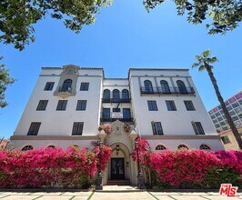 620 S Ardmore Ave in Los Angeles, CA - Foto de edificio - Building Photo