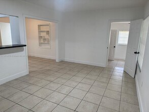 820 NE 141st St in North Miami, FL - Building Photo - Building Photo