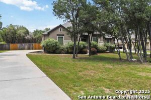 944 Wilderness Oaks in New Braunfels, TX - Foto de edificio