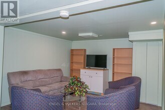 6708 O'Neil St in Niagara Falls, ON - Building Photo - Building Photo