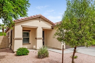 15316 W Cortez St in Surprise, AZ - Foto de edificio - Building Photo