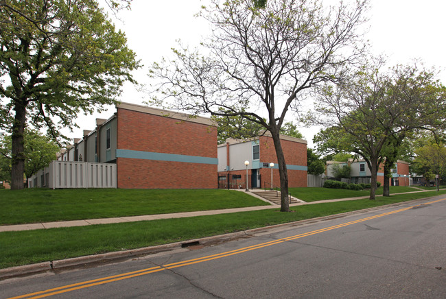 Pillsbury Court Apartments