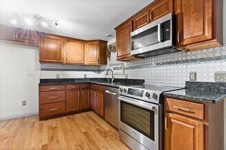642 Canterbury St, Unit 642 in Boston, MA - Building Photo - Building Photo