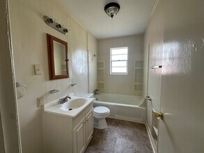 1000 N Denver Ave-Unit -1000 N Denver, Apt 2 in Russellville, AR - Building Photo - Building Photo