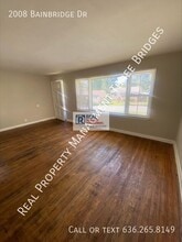 2008 Bainbridge Dr in St. Louis, MO - Building Photo - Building Photo