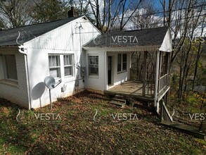 118 Pine Hill Dr in Swannanoa, NC - Building Photo - Building Photo