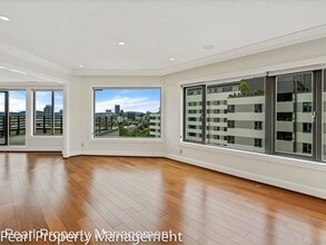 2245 SW Park Pl-Unit -#10B in Portland, OR - Building Photo - Building Photo
