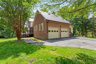 204 Hilltop Rd in Sanford, NC - Building Photo - Building Photo