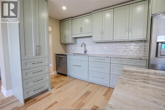 111 Riverside Dr E in Windsor, ON - Building Photo - Building Photo