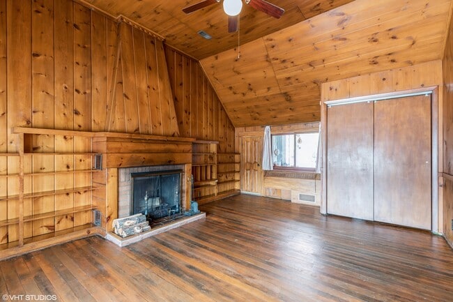 26 E Crystal Lake Ave, Unit Apt B in Crystal Lake, IL - Building Photo - Building Photo