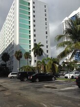 1250 West Ave, Unit 12J in Miami Beach, FL - Building Photo - Building Photo