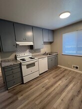 4915 Orchid Way in Sacramento, CA - Building Photo - Building Photo
