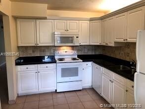 301 Lakeview Dr-Unit -102 in Weston, FL - Building Photo - Building Photo