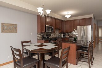 1222 W Belmont Ave, Unit M02H in Chicago, IL - Building Photo - Building Photo