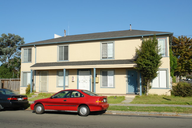 917-923 Dwight Way in Berkeley, CA - Foto de edificio - Building Photo