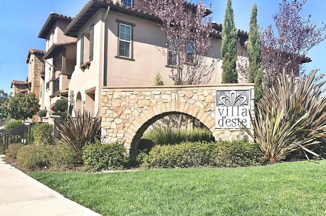 5936 Via Lugano in Fremont, CA - Building Photo