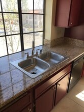 10910 Summerdale Way, Unit #338 in San Diego, CA - Foto de edificio - Building Photo