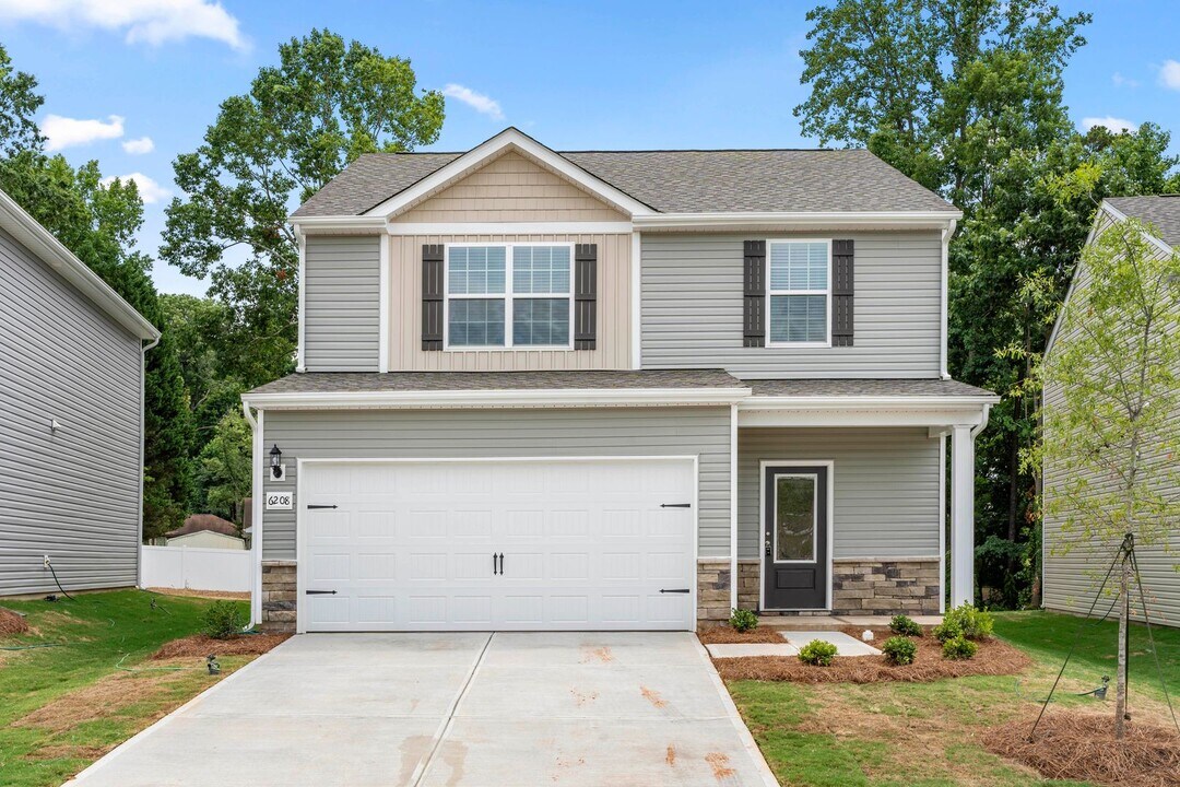 6208 Lowe Ln in Charlotte, NC - Building Photo