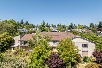 Concord Retirement Residence in White Rock, BC - Building Photo - Building Photo