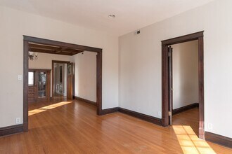 1440 W Addison St, Unit J06P in Chicago, IL - Building Photo - Building Photo