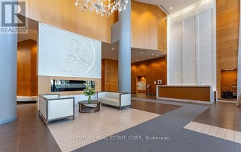 80-280 Marine Parade Dr in Toronto, ON - Building Photo - Building Photo