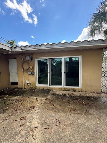 212 SW 13th St in Dania Beach, FL - Building Photo