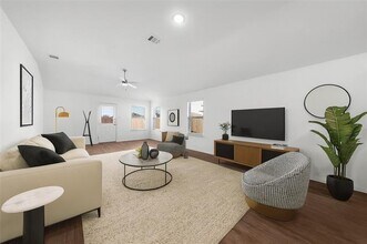 301 Capewood Dr in Terrell, TX - Building Photo - Building Photo