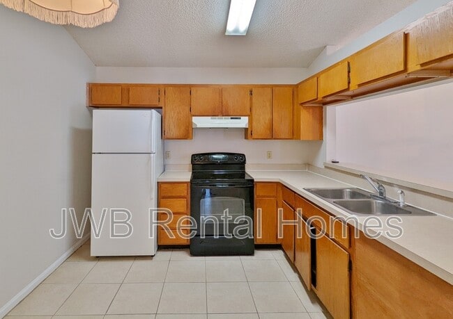 property at 2284 Destine Ln