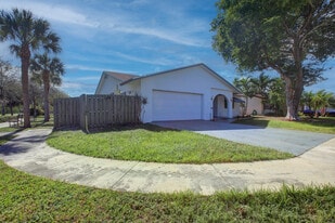418 SE 4th St in Dania, FL - Building Photo