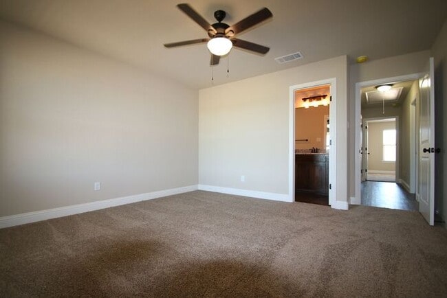1304 White Sand Dr in Azle, TX - Building Photo - Building Photo