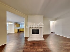 150 Adams Dr in Crowley, TX - Foto de edificio - Building Photo