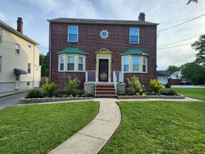 1253 Circle Dr in Arbutus, MD - Building Photo - Building Photo