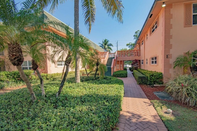 770 SE 2nd Ave in Deerfield Beach, FL - Building Photo - Building Photo