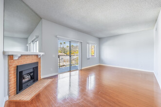 Allen Court Apartments in Glendale, CA - Foto de edificio - Interior Photo