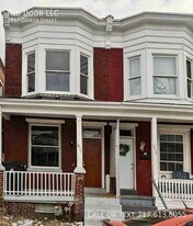 1837 Zarker St in Harrisburg, PA - Building Photo