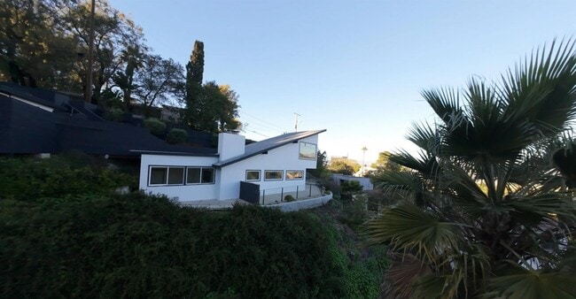 property at 3546 Multiview Dr