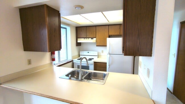 2288 Douglas Rd, Unit 12 in Ferndale, WA - Foto de edificio - Building Photo