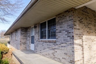 150 Bart Greene Dr in Johnson City, TN - Building Photo - Building Photo