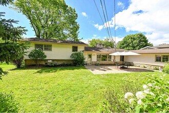 2526 W Dunwood Rd in Glendale, WI - Building Photo - Building Photo