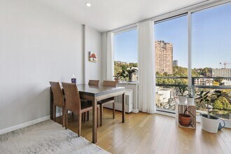 915 Hudson Park in Edgewater, NJ - Building Photo - Building Photo