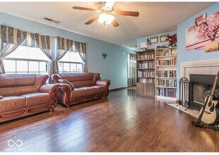 113 Gazebo Dr in Indianapolis, IN - Building Photo - Building Photo