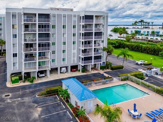 property at 2885 Palm Beach Blvd
