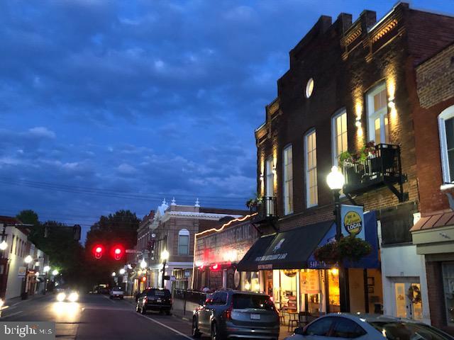 171 W Davis St in Culpeper, VA - Building Photo